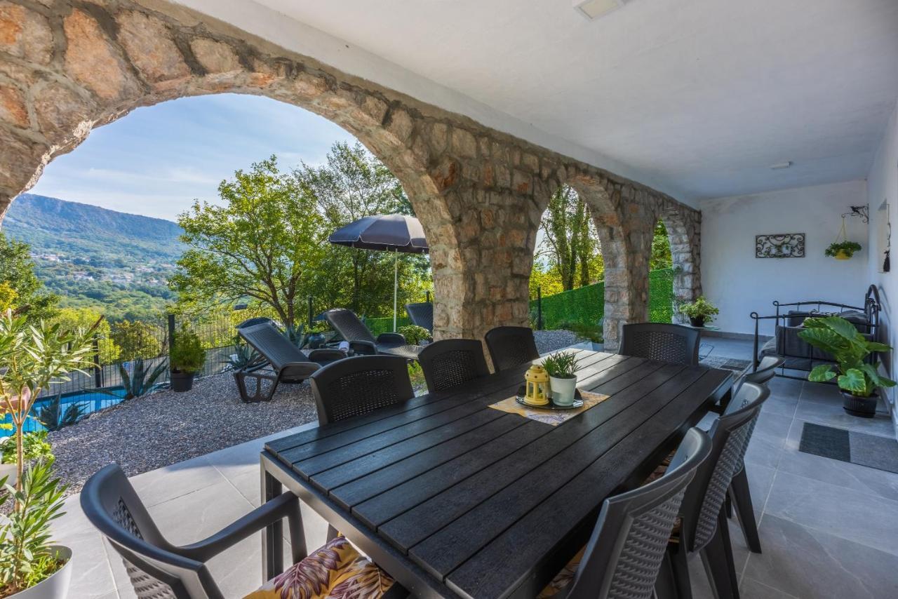 Holiday House Dino Брибир Экстерьер фото
